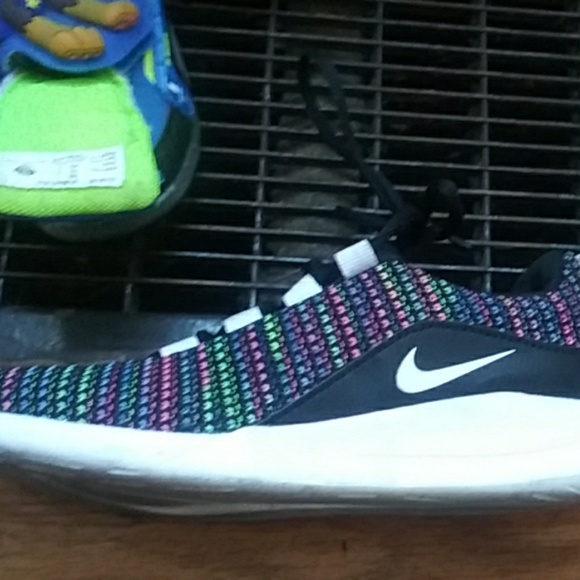 Shoes - Picture 2 of 2